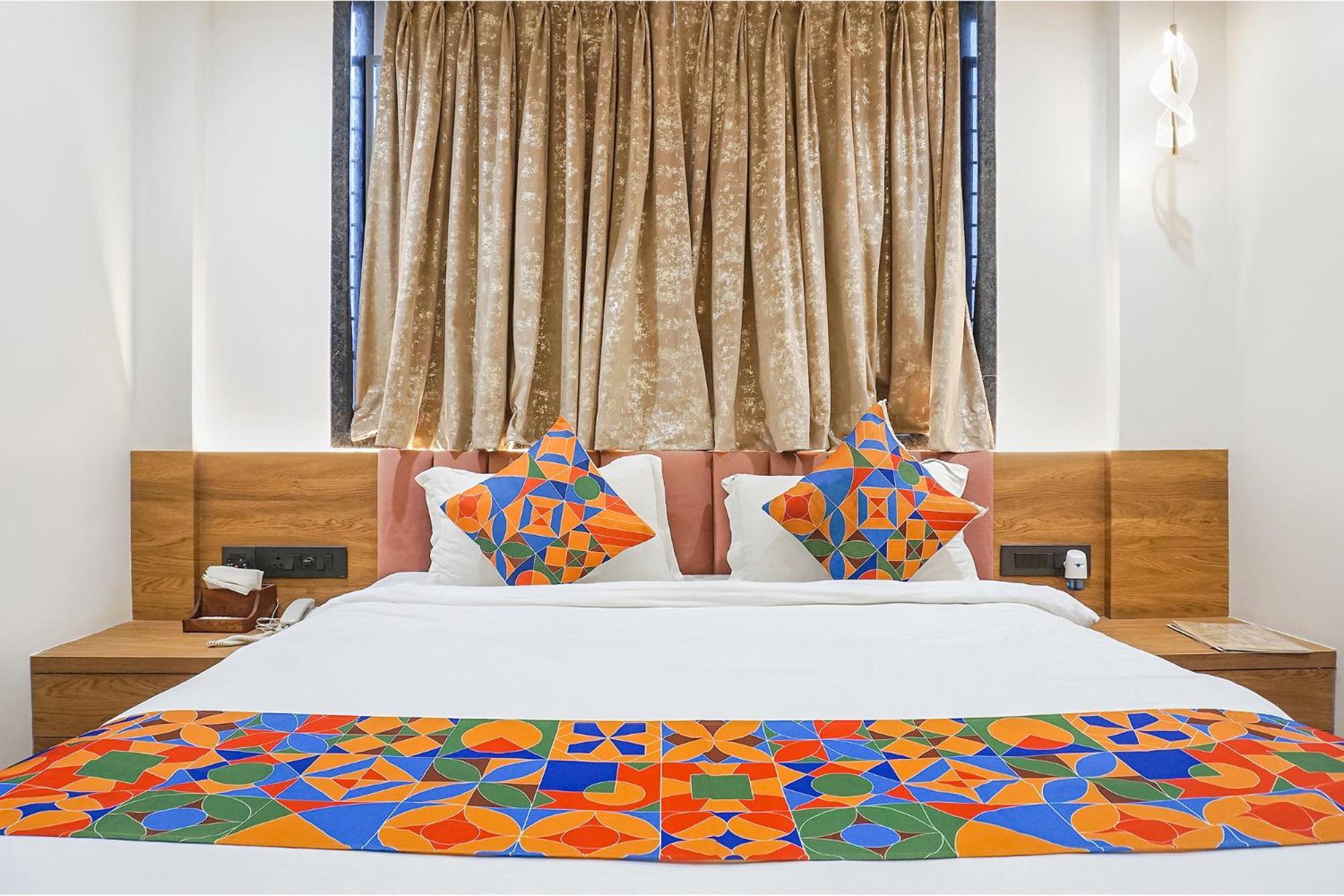 פונה Fabhotel Prime Shourya Residency - Nr Maharshi Karve Museum מראה חיצוני תמונה