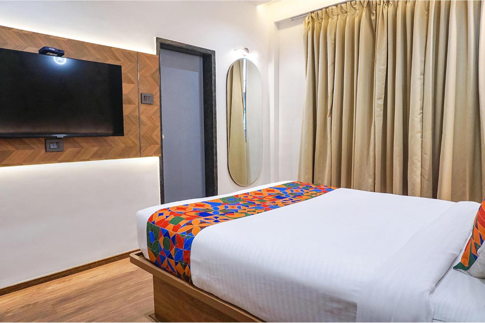פונה Fabhotel Prime Shourya Residency - Nr Maharshi Karve Museum מראה חיצוני תמונה